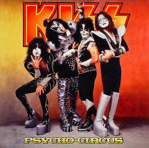 Kiss Poster
