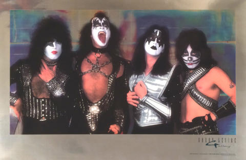 Kiss Poster